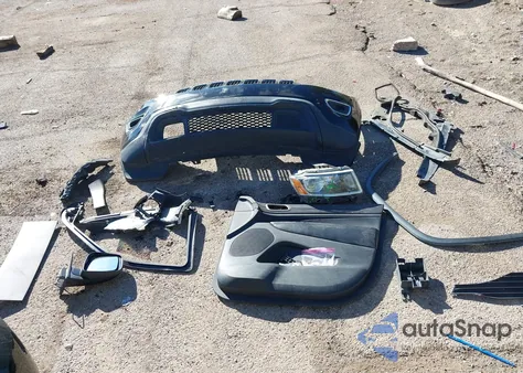 2015 Jeep Grand Cherokee Laredo z USA, uszkodzony, nr VIN 1C4RJEAGXFC218323